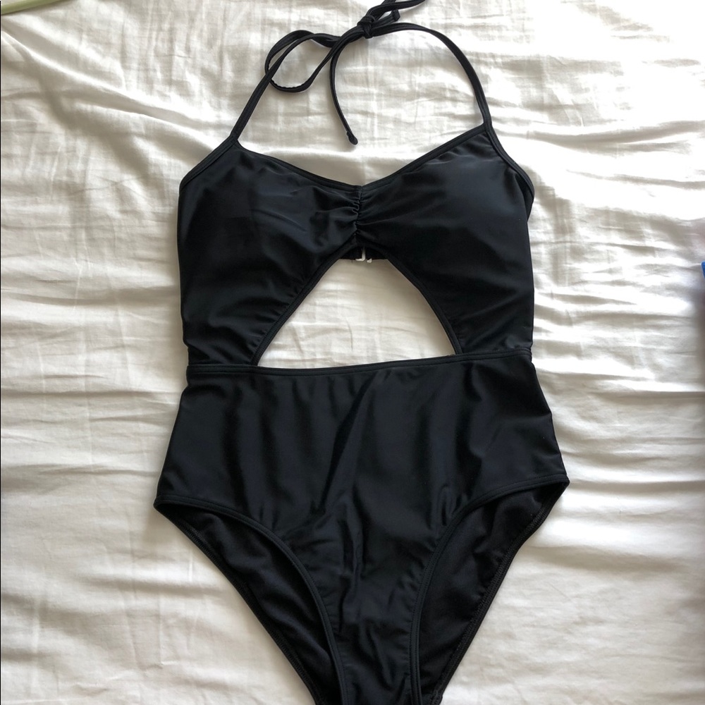 One piece swim suit